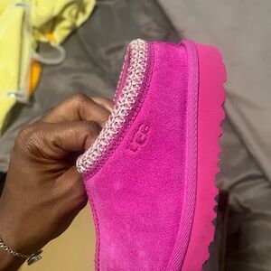 UGG kids Vibrant Pink Suede Slippers